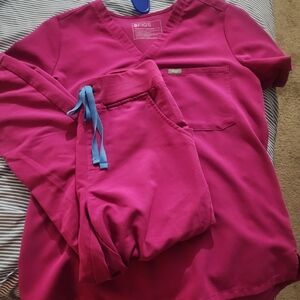 Figs Vivid Pink Scrub Set with Blue Accents